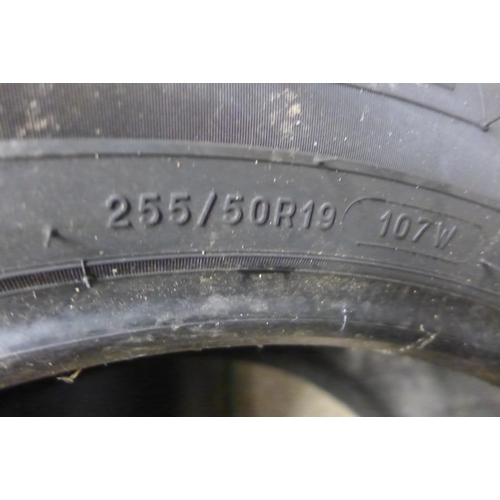 2099 - Michelin tyre (255/50 R19)