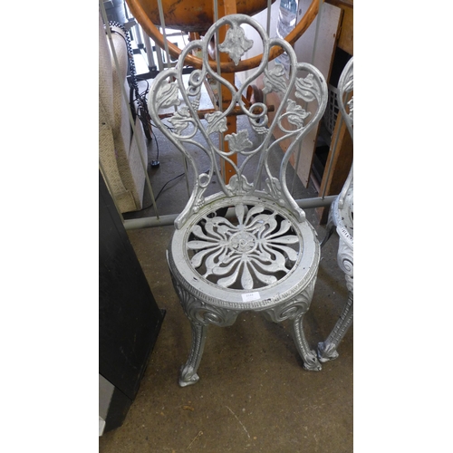 2122 - 4 Cast aluminium garden chairs