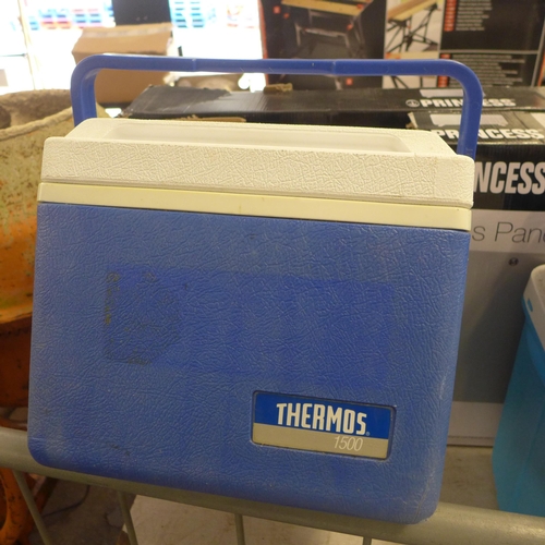 2123 - Thermos 1500 Cool box