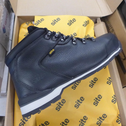 2134 - Pr. of   site black safety boots - boxed & unused size 9