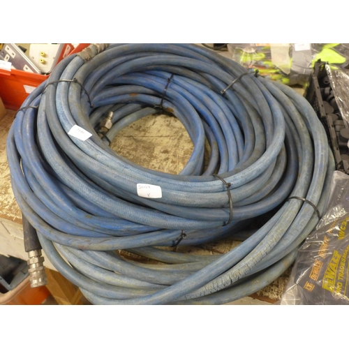 2146 - 3 Lengths of heavy duty rubber hose with connectors