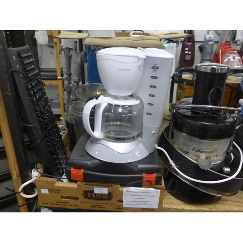 2172 - Small qty. of electric items inc. Fusion Juicer, Cookworks Coffee Machine, halogen cooker, etc.