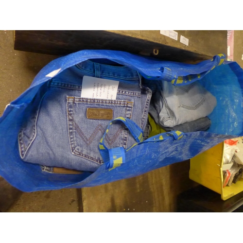 2177 - Bag of approx. 20 prs. of jeans including Levis, Superdry, Wrangler, Laura Ashley