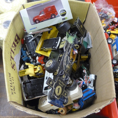 2231a - A box of Matchbox, Corgi, etc. toy cars Including JPS F1 car