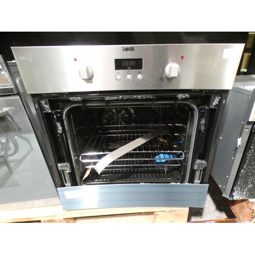 3034 - Zanussi Electric Oven (H590xW594xD560) - model no. ZOB343X - original RRP £233.34 i * This lot is su... 