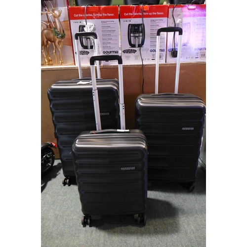 3038 - American Tourister 3 Piece Set of Hardside Spinner Suitcases, Original Rrp £119.99 + Vat  (244-390) ... 