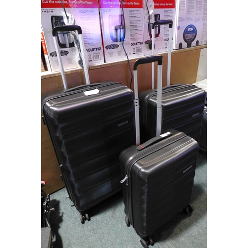 3038 - American Tourister 3 Piece Set of Hardside Spinner Suitcases, Original Rrp £119.99 + Vat  (244-390) ... 