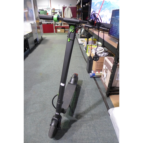 3042 - Li-Fi 250 Air Pro electric scooter with charging lead