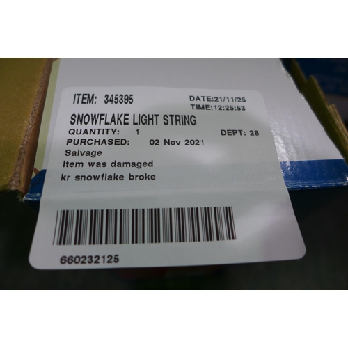 3051 - Quantity of Snowflake String Lights (244-268,273)  * This Lot Is Subject To Vat