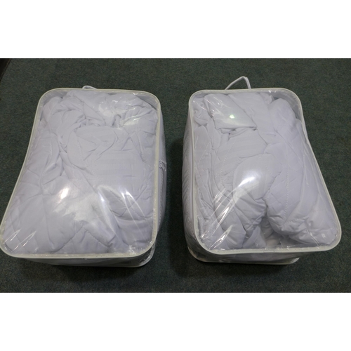 3326 - 2 X Mattress+2 X Pillow Protector Set King Size (244-72,73)  * This Lot Is Subject To Vat