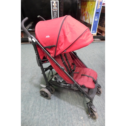 3327 - Joie Brisk Stroller - Cherry  S1102Fachr000     (244-68)  * This Lot Is Subject To Vat