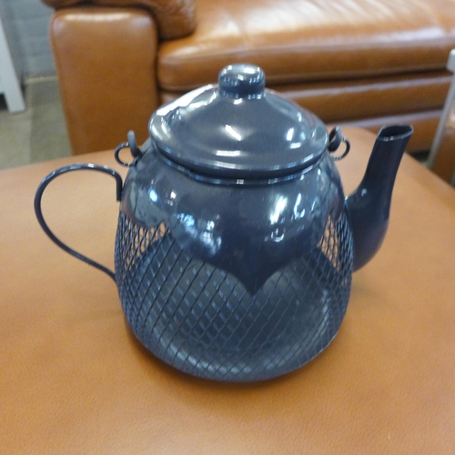 1314 - A teapot bird feeder (50594134017505)   #