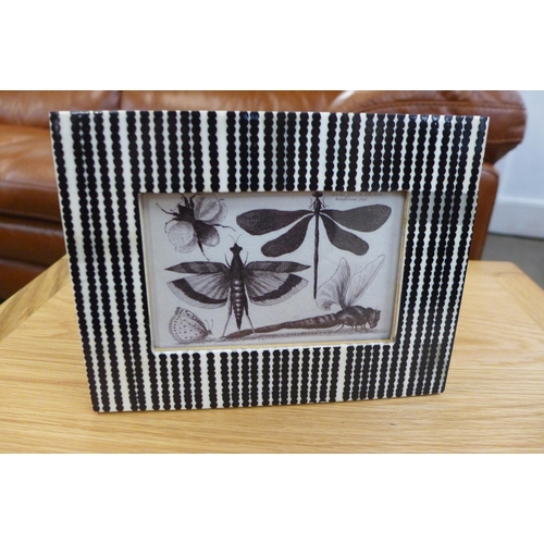 1336 - A bone inlay dotted black and white photo frame, 6 x 4