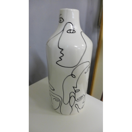 1387 - A Linework ceramic face vase, H 28cms (90594418)   #