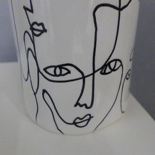 1387 - A Linework ceramic face vase, H 28cms (90594418)   #