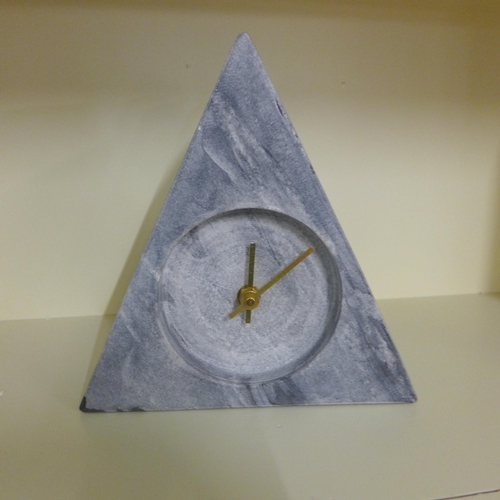 1406 - A grey marble triangular mantel clock, 20 x 20 x 20cms (70425728)   #