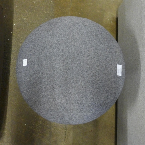 1607 - A grey upholstered footstool