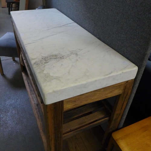 1726 - A Rustic timber and marble kitchen island unit/work table (Damaged top) *This lot is subject to VAT