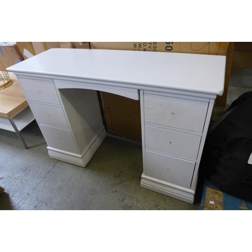 1740 - A white twin pedestal dressing table *This lot is subject to VAT