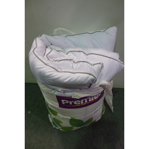 3074 - Hotel Grand Down Roll Pillow 2Pk(244-398)  * This Lot Is Subject To Vat