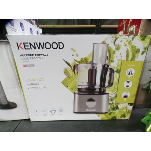 3332 - Kenwood Food Processor Multipro     (244-60)  * This Lot Is Subject To Vat