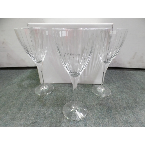 3366 - Royal Doulton Linear Wine Glass 6Pk (244-106,107)  * This Lot Is Subject To Vat