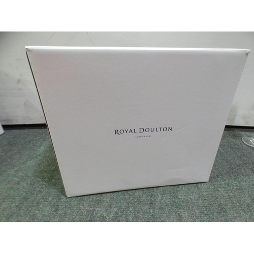 3366 - Royal Doulton Linear Wine Glass 6Pk (244-106,107)  * This Lot Is Subject To Vat