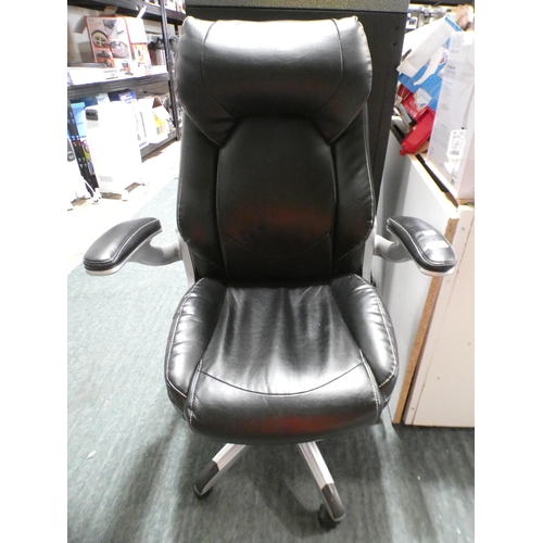 3402 - True Active Manager Chair - Black, Original Rrp £144.99 + Vat  (244-158)  * This Lot Is Subject To V... 