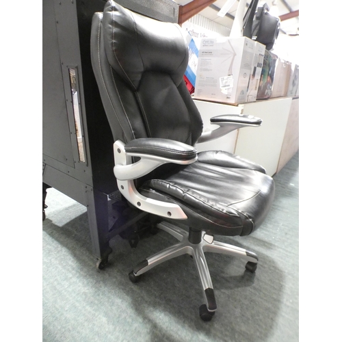 3402 - True Active Manager Chair - Black, Original Rrp £144.99 + Vat  (244-158)  * This Lot Is Subject To V... 