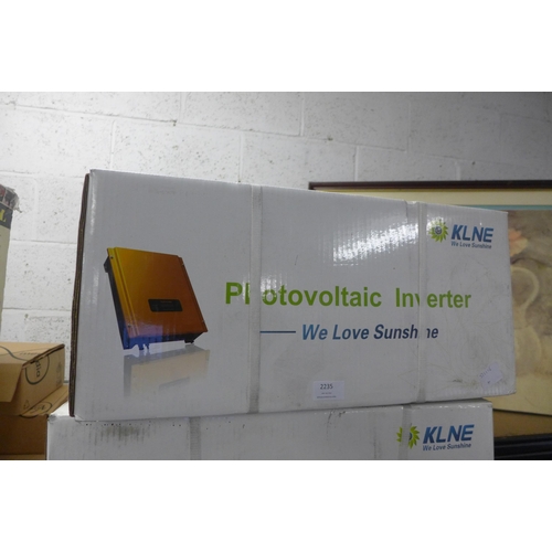 2235 - KLNE Sunetams 3000 photovoltaic inverter - boxed - sealed & unused  *This lot is subject to VAT