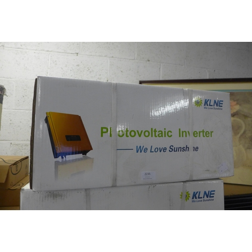 2236 - KLNE Sunetams 3000 photovoltaic inverter - boxed - sealed & unused  *This lot is subject to VAT