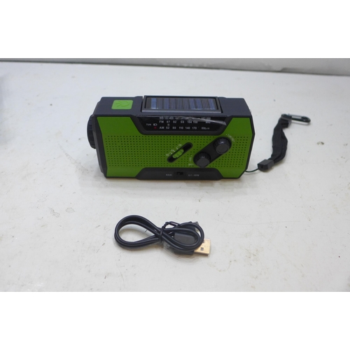 2287 - Multi-purpose Crank radio with solar panel boxed