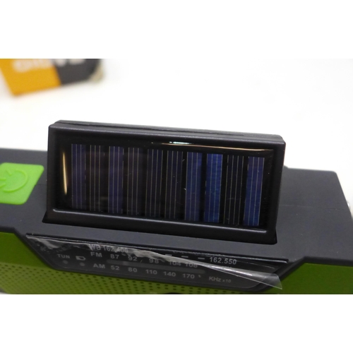 2287 - Multi-purpose Crank radio with solar panel boxed