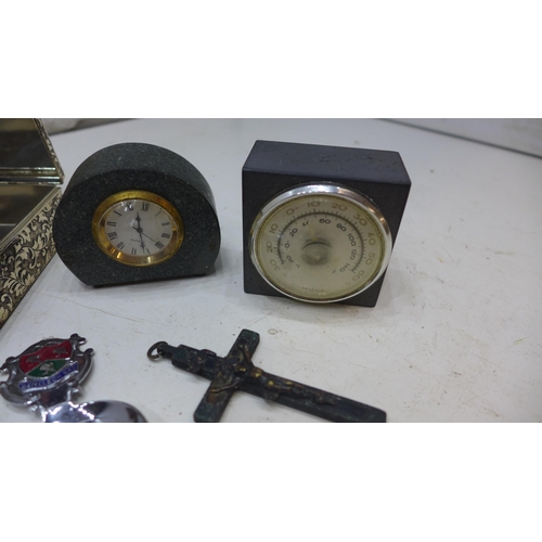 2323 - Assorted watches and jewellery boxes