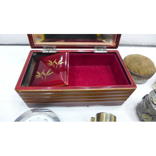 2323 - Assorted watches and jewellery boxes