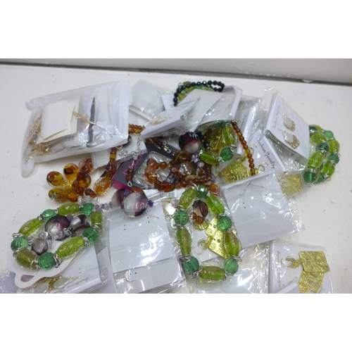 2327b - Box of mixed costume jewellery