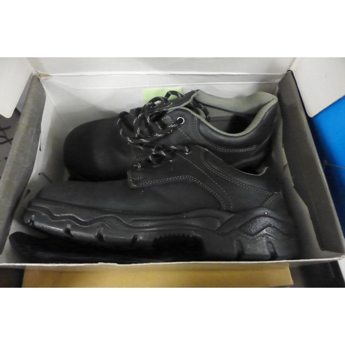 2335 - Powerfix leather safety boots - size 8 - boxed & Hi-Tec size 8 safety boots - boxed