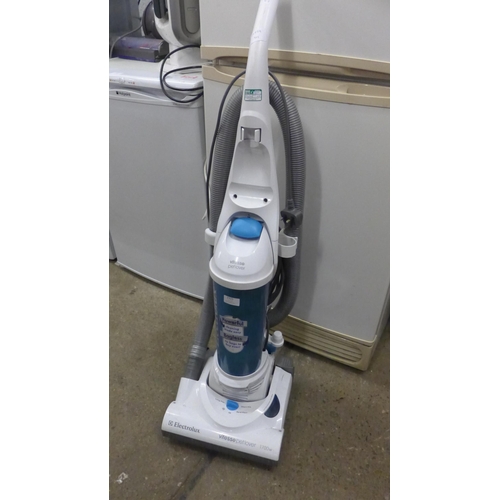 2382a - Electrolux Vitesse 1700w pet hoover