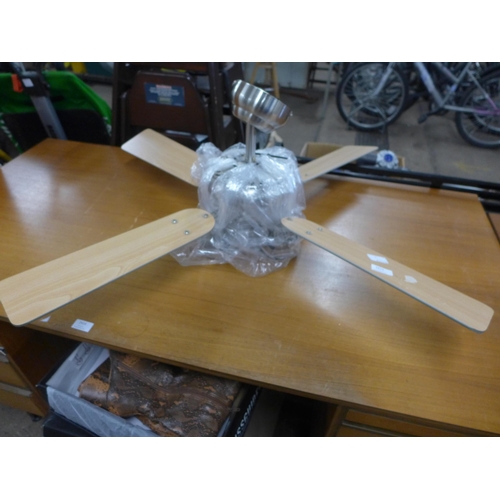 2415 - Large ceiling fan with 4 blades - forward/reverse, 3 lights - W