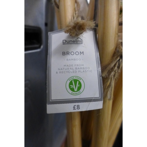 2444 - 8 Dunelm bamboo brushes (original RRP £8 each)