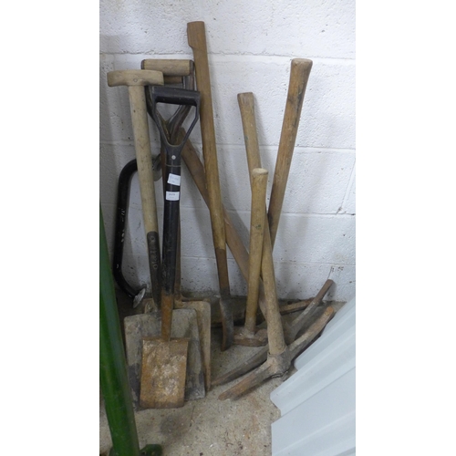 2479 - 4 Spades, 3 shovels, 3 pick axes, sledgehammer & slash hook