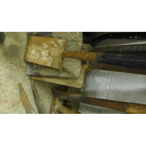 2479 - 4 Spades, 3 shovels, 3 pick axes, sledgehammer & slash hook