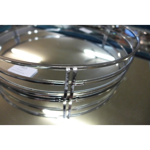 1469 - A round silver mirrored cocktail tray, 30cms (CH612808)   #