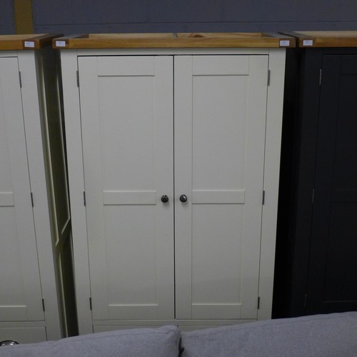 1614 - A Hampshire cream painted and oak large Larder unit *This Lot is Subject to VAT*