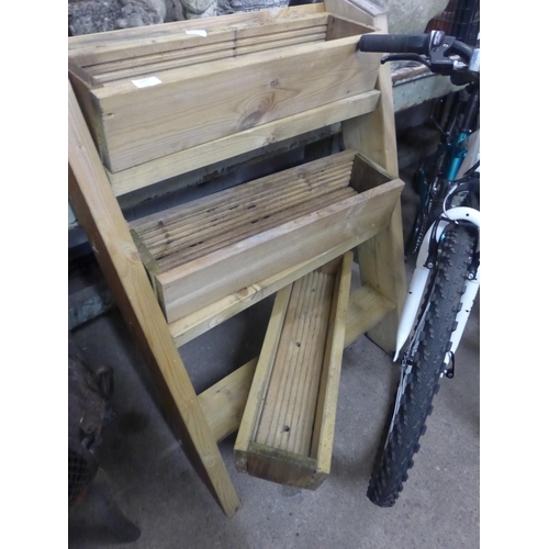 2487 - 3 Tier plant stand