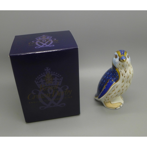 A Royal Crown Derby paperweight Fairy Penguin, gold stopper, printed