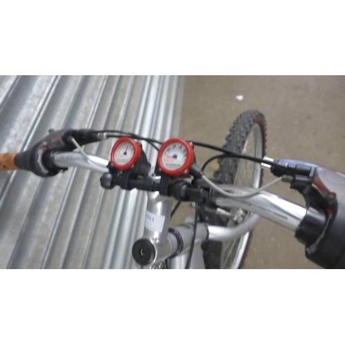 2061 - Gent's silver Carrera Vulcan aluminium MTB