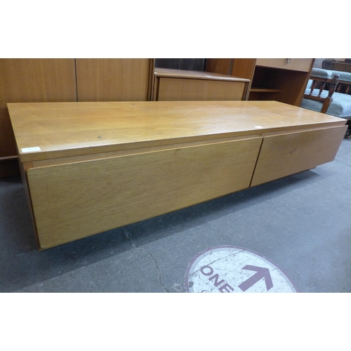 92 - A low teak media unit