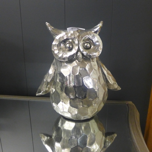 1344 - An Otis large silver ceramic owl, H22cms (2171210)   #