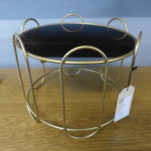 1348 - A black and gold display stand, H 20cms (TJB004508)   #